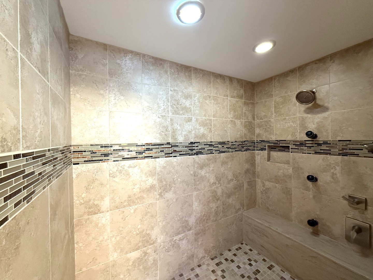 701 Brookside Lane, Frankfort, IL 60423