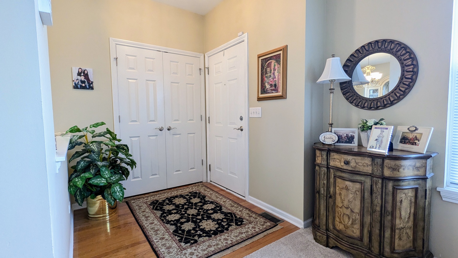 378 S Prospect Avenue, Bartlett, IL 60103