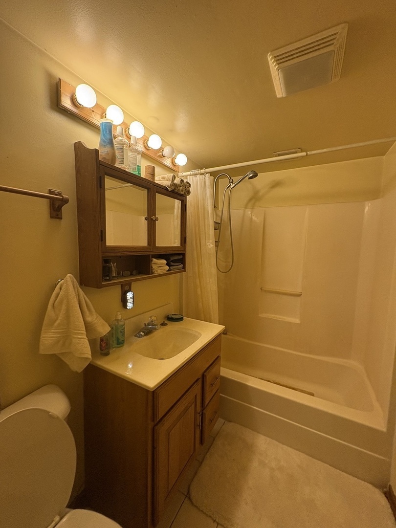 843 W Windsor Avenue, Crete, IL 60417