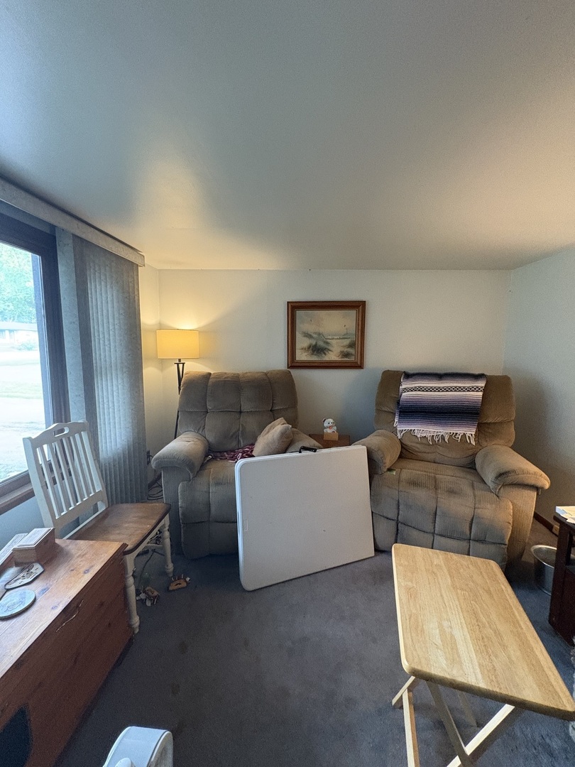 843 W Windsor Avenue, Crete, IL 60417