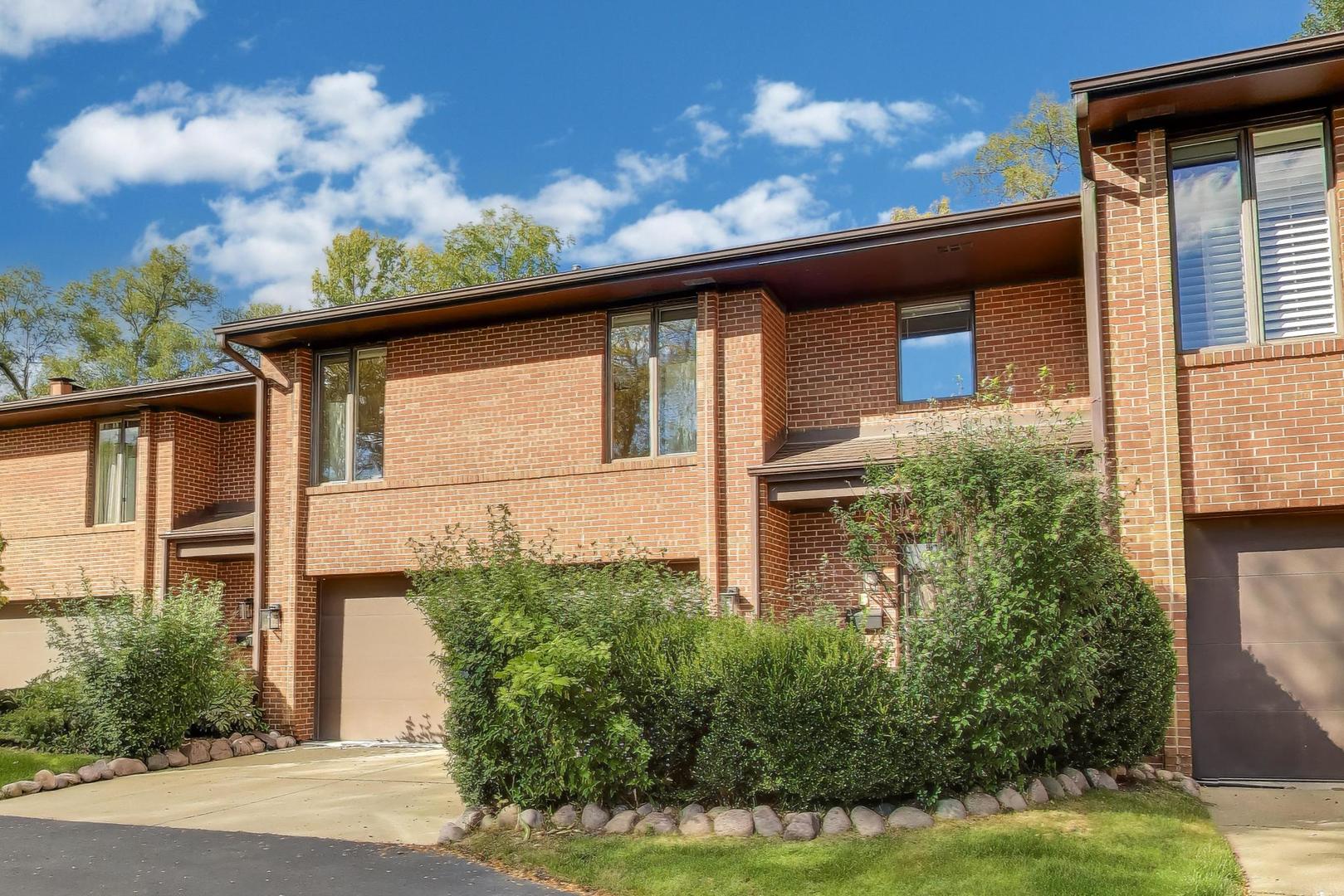 300 Boardwalk Place, Park Ridge, IL 60068