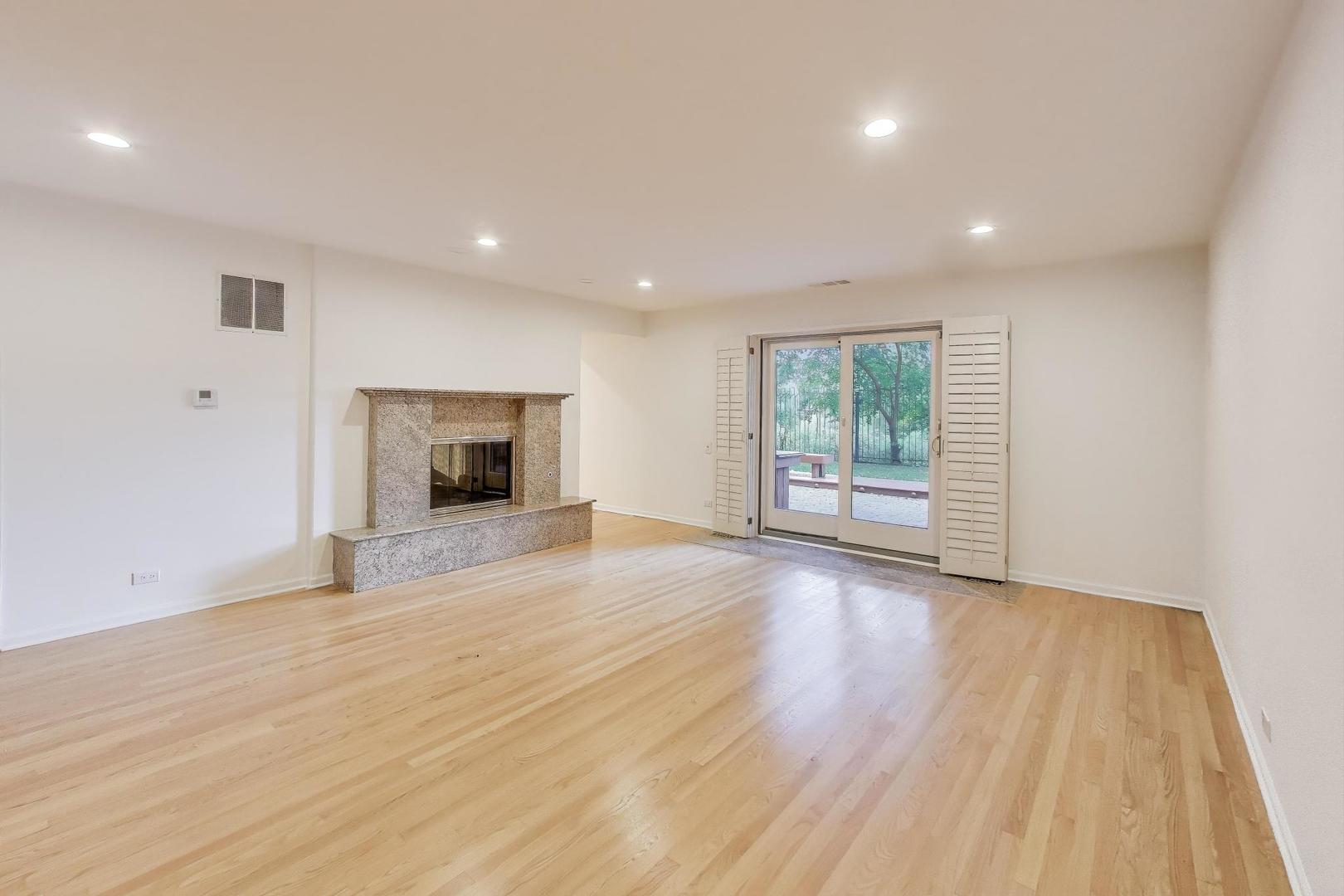 300 Boardwalk Place, Park Ridge, IL 60068