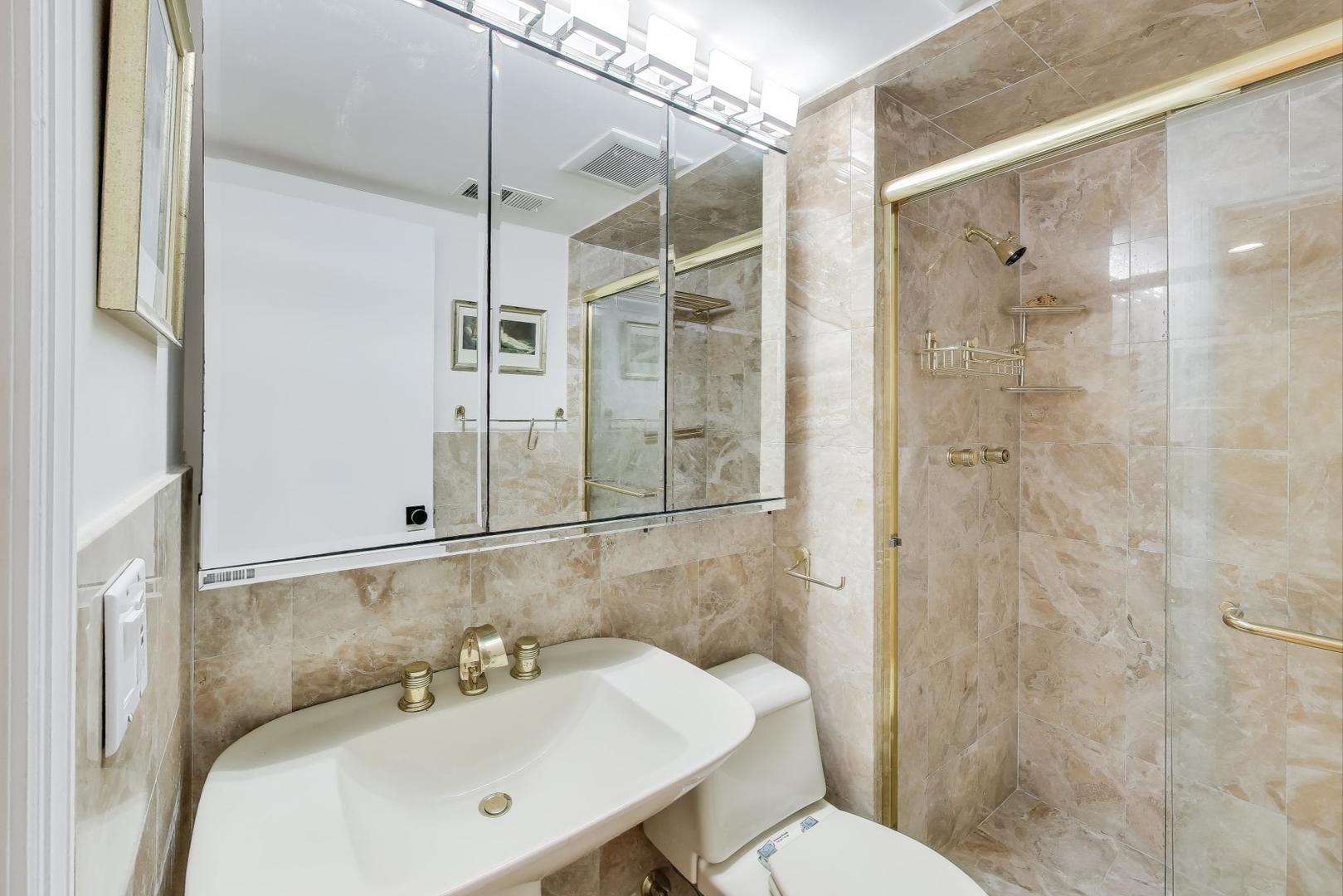 300 Boardwalk Place, Park Ridge, IL 60068