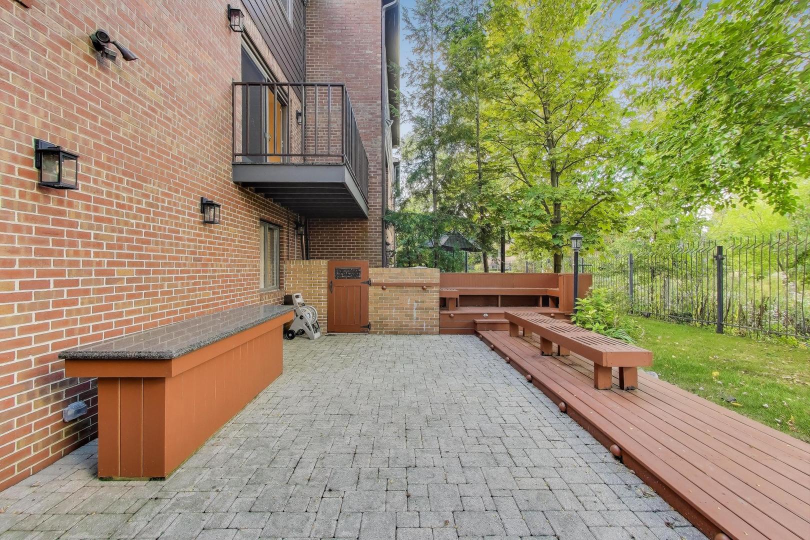 300 Boardwalk Place, Park Ridge, IL 60068