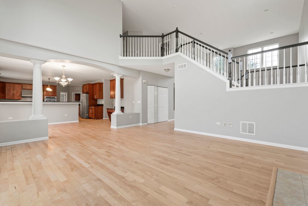 769 HARTFORD Lane, Bolingbrook, IL 60440