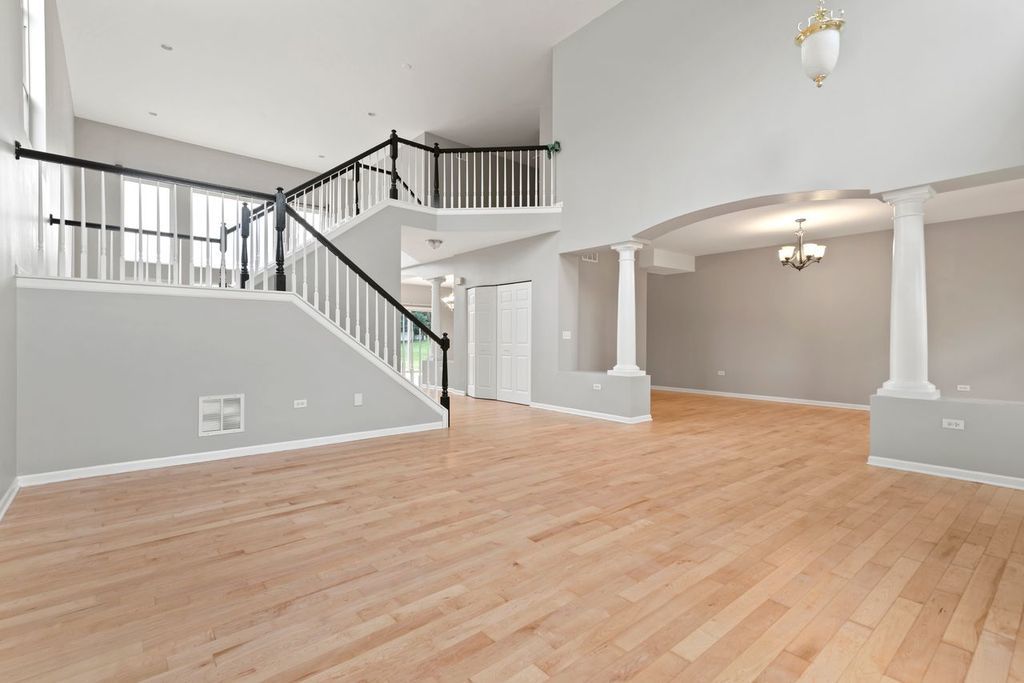 769 HARTFORD Lane, Bolingbrook, IL 60440