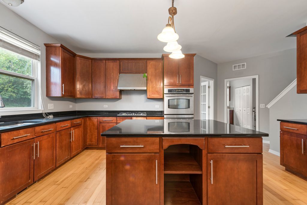 769 HARTFORD Lane, Bolingbrook, IL 60440