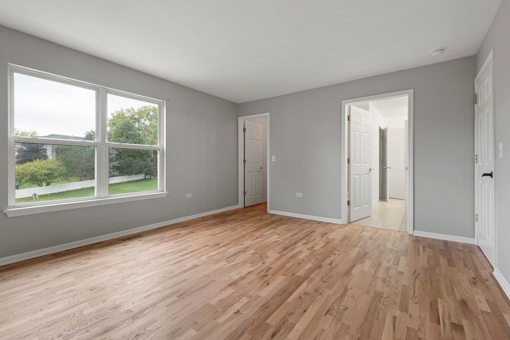 769 HARTFORD Lane, Bolingbrook, IL 60440