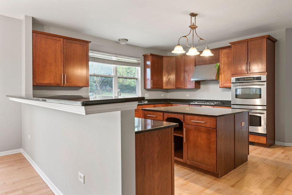 769 HARTFORD Lane, Bolingbrook, IL 60440