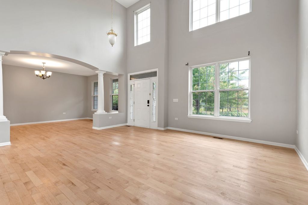 769 HARTFORD Lane, Bolingbrook, IL 60440