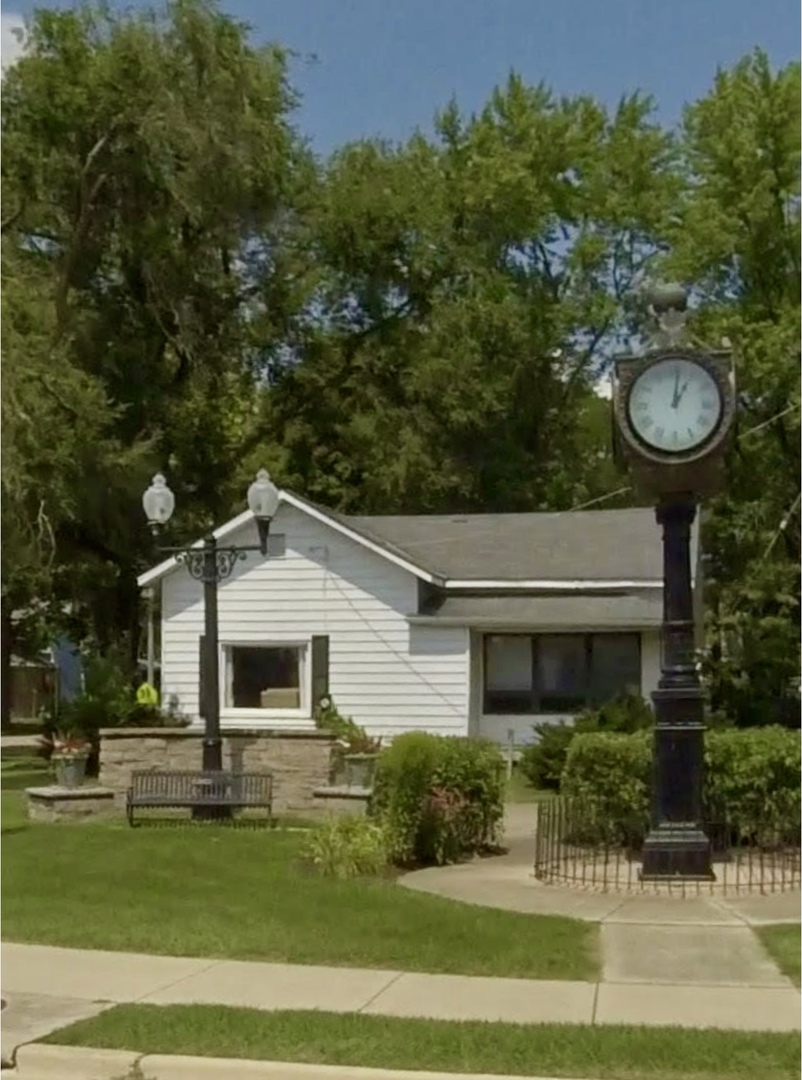 110 N Elm Street, Waterman, IL 60556