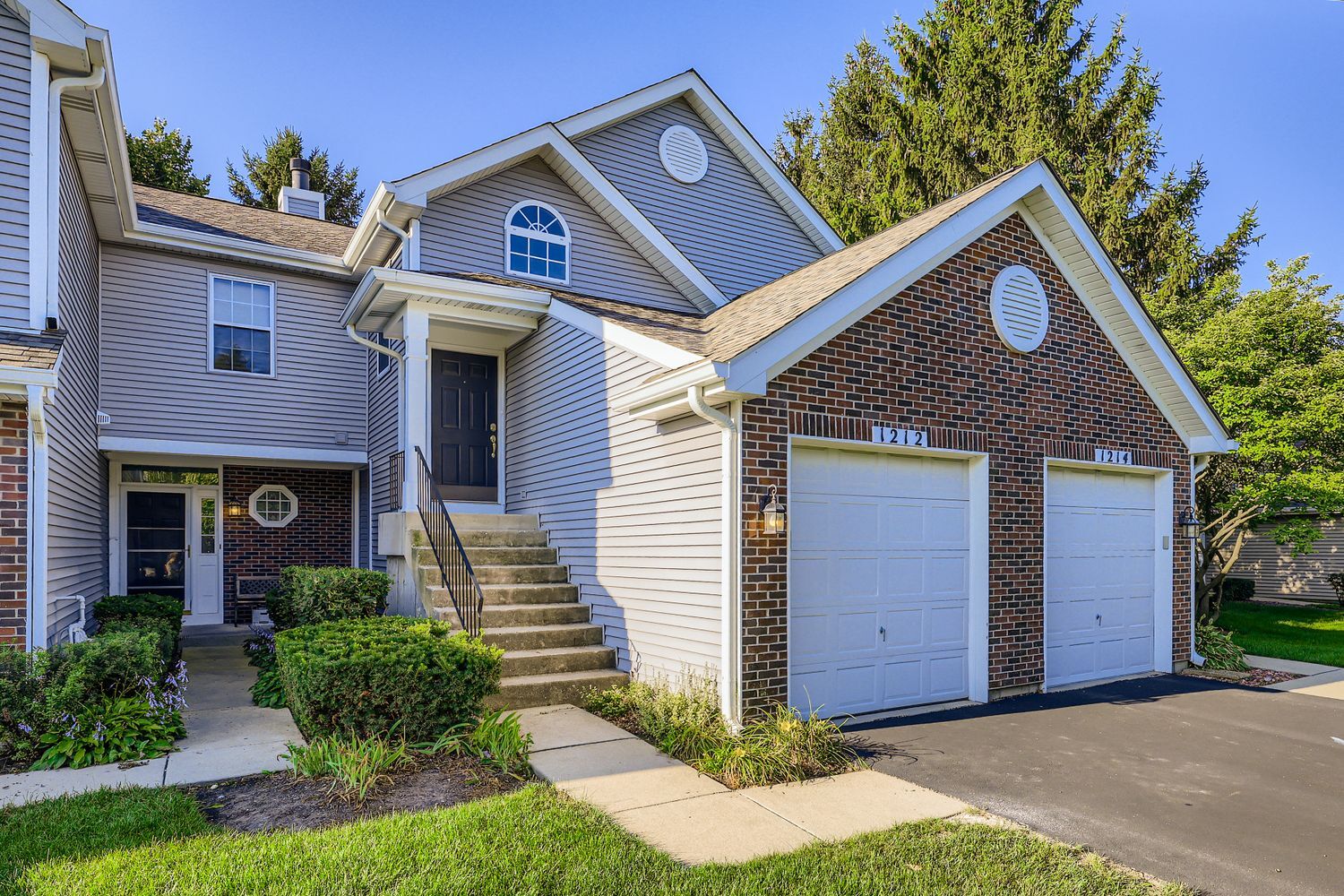 1212 Shawford Way, Elgin, IL 60120