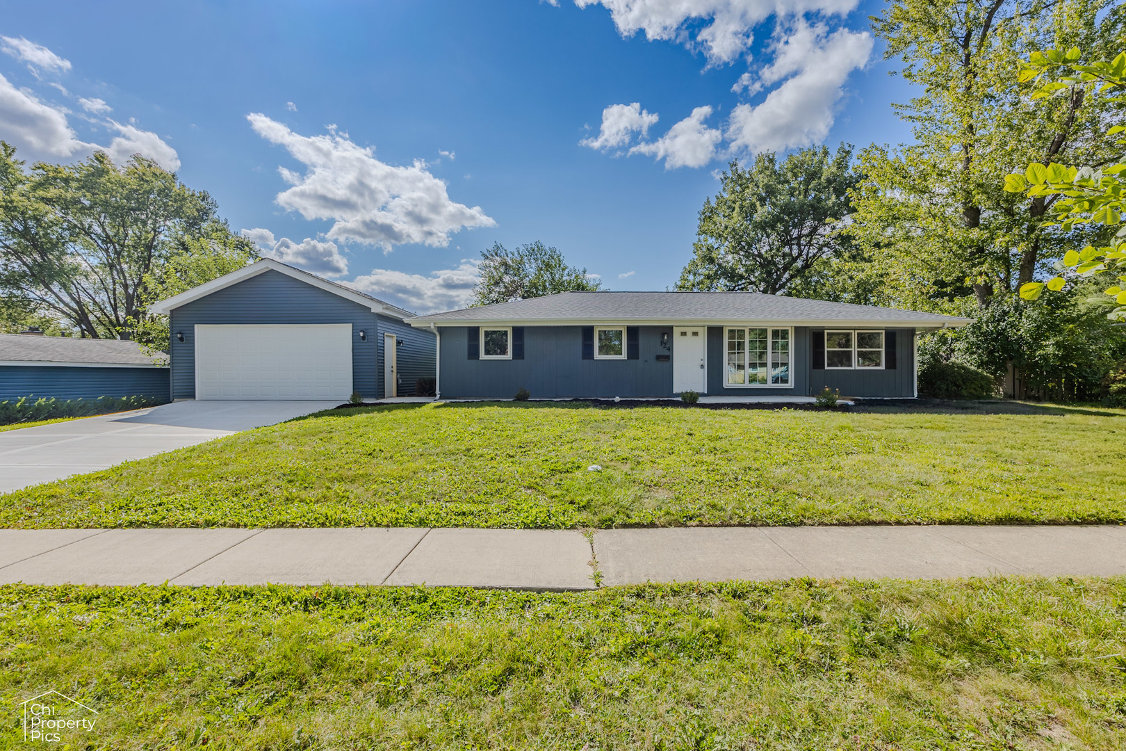 124 Westover Lane, Schaumburg, IL 60193