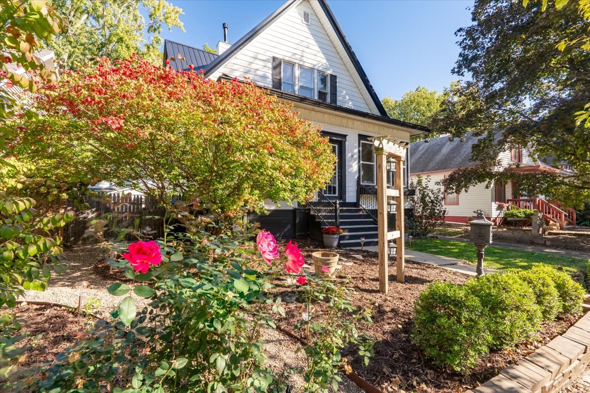 212 Leland Street, Bloomington, IL 61701