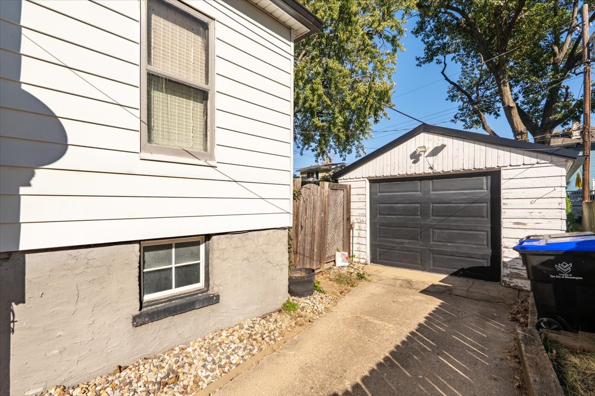 212 Leland Street, Bloomington, IL 61701