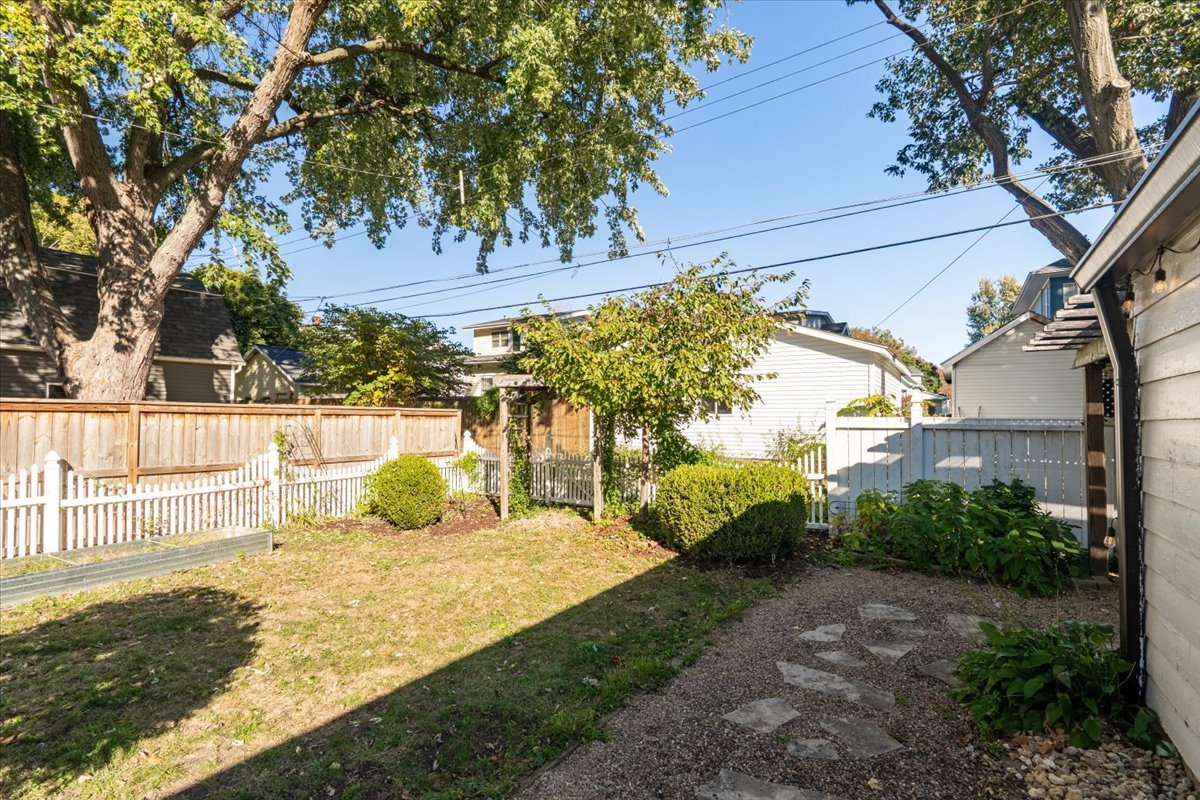 212 Leland Street, Bloomington, IL 61701