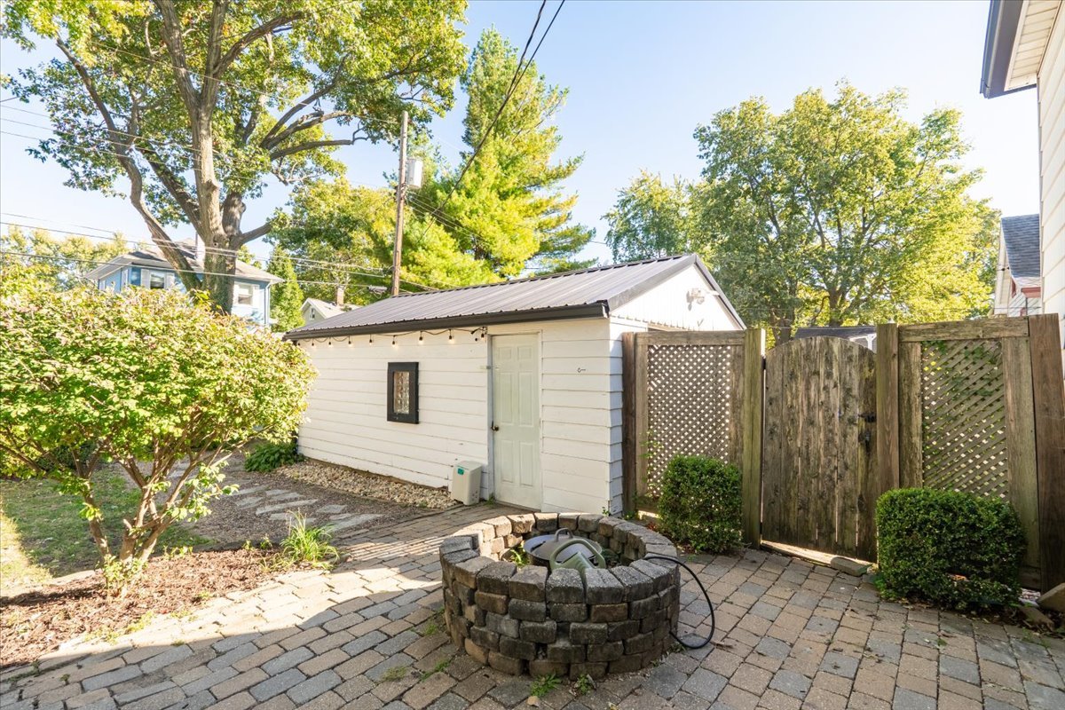 212 Leland Street, Bloomington, IL 61701