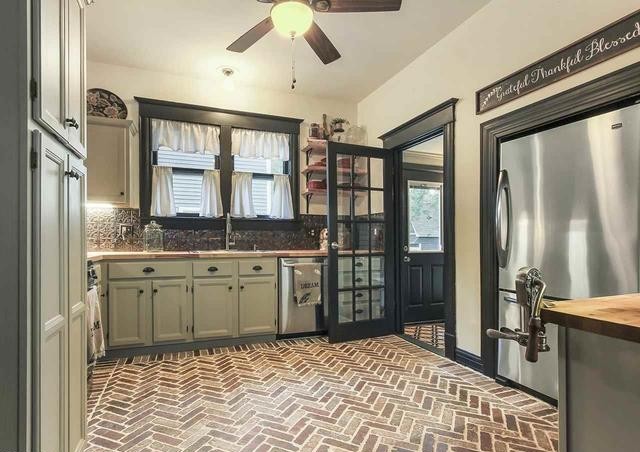 212 Leland Street, Bloomington, IL 61701