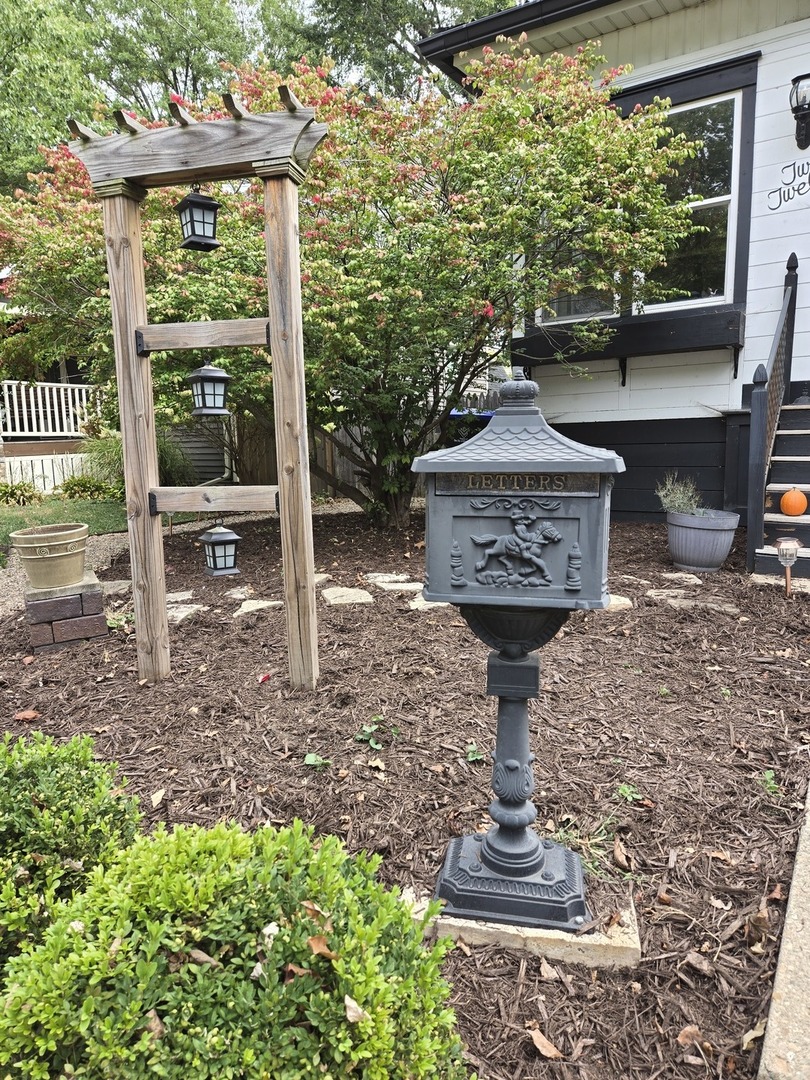 212 Leland Street, Bloomington, IL 61701