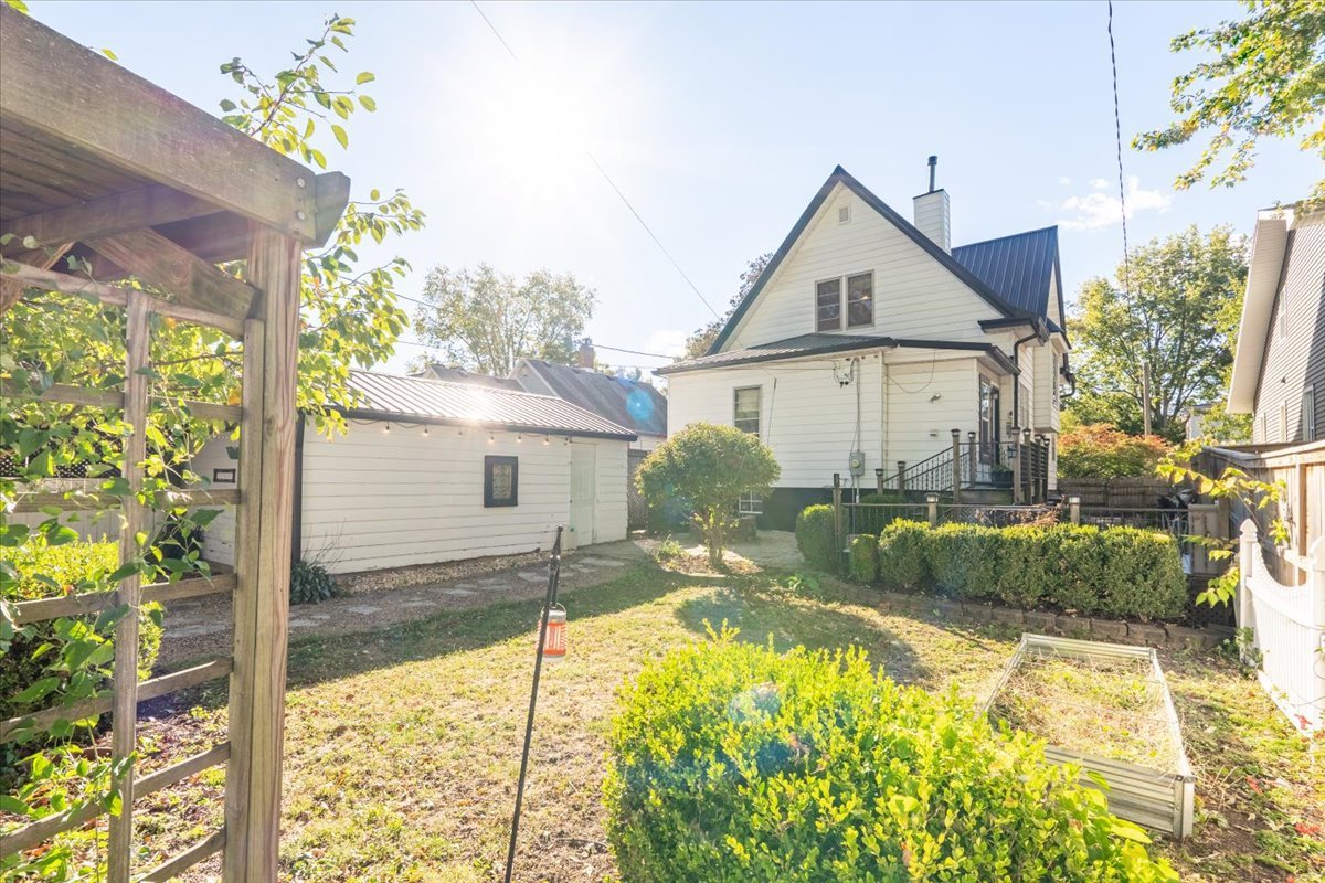 212 Leland Street, Bloomington, IL 61701