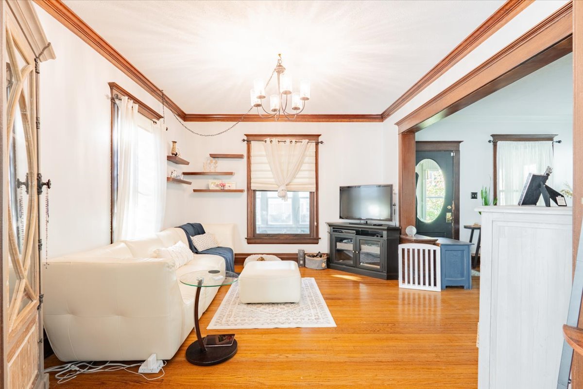 212 Leland Street, Bloomington, IL 61701