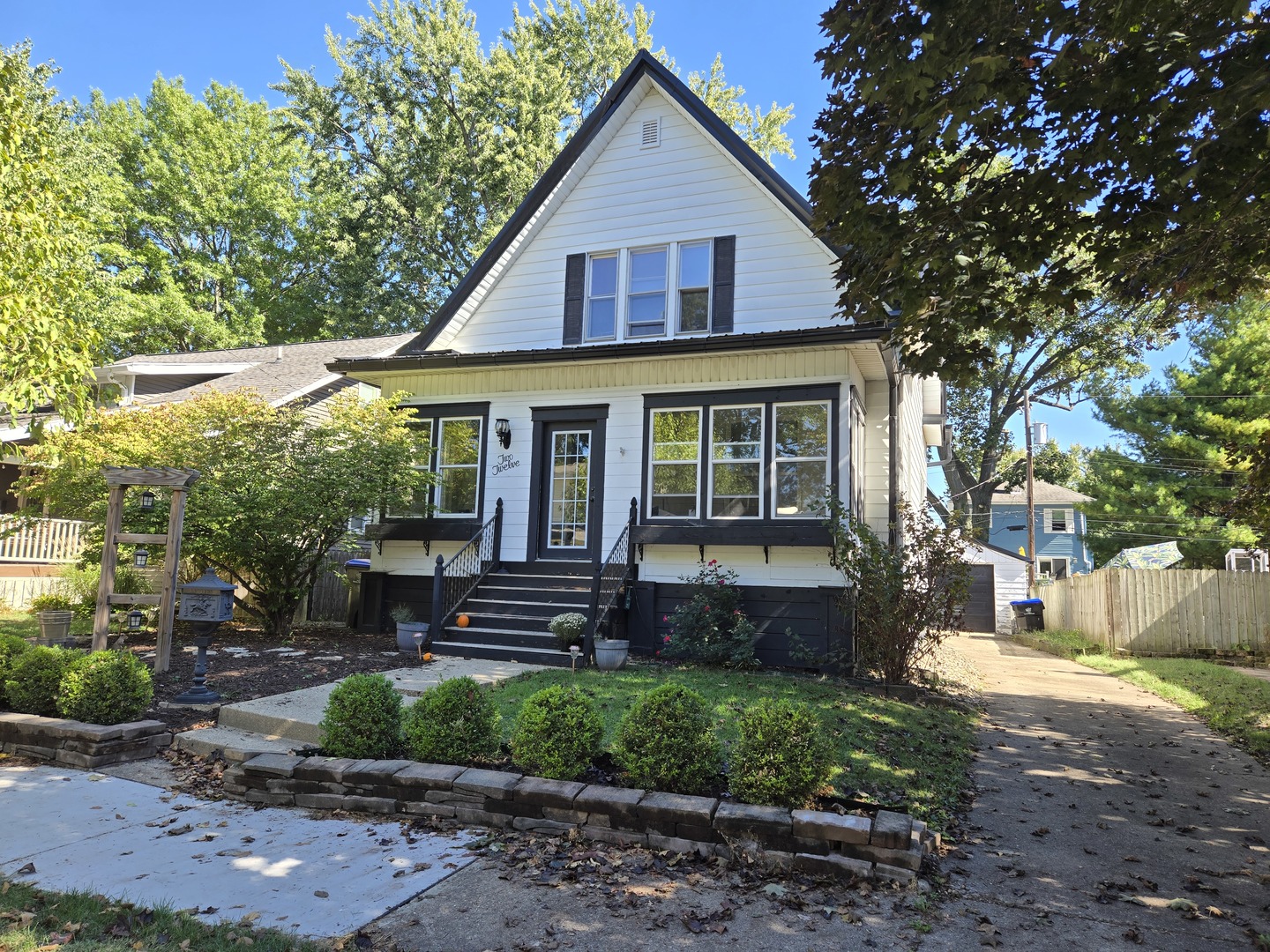 212 Leland Street, Bloomington, IL 61701