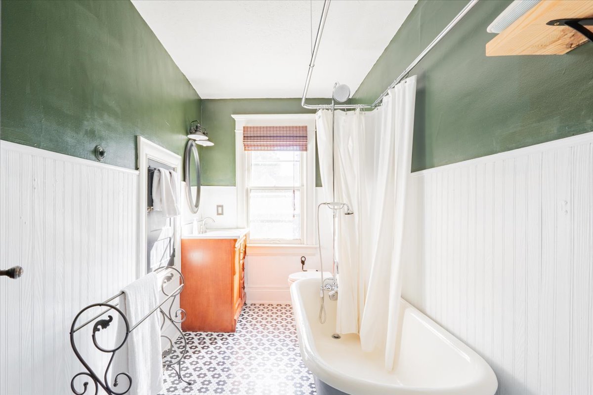 212 Leland Street, Bloomington, IL 61701