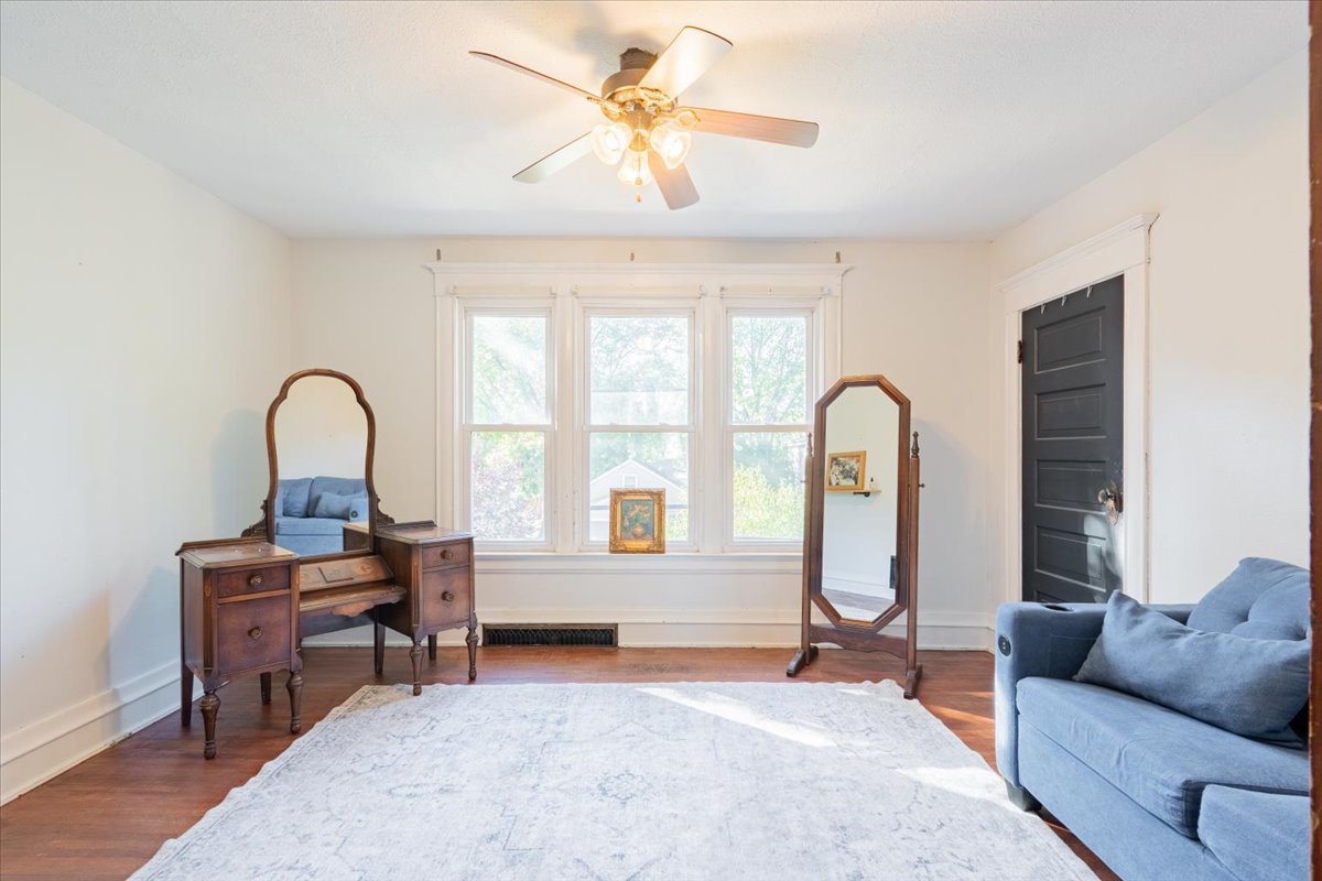 212 Leland Street, Bloomington, IL 61701