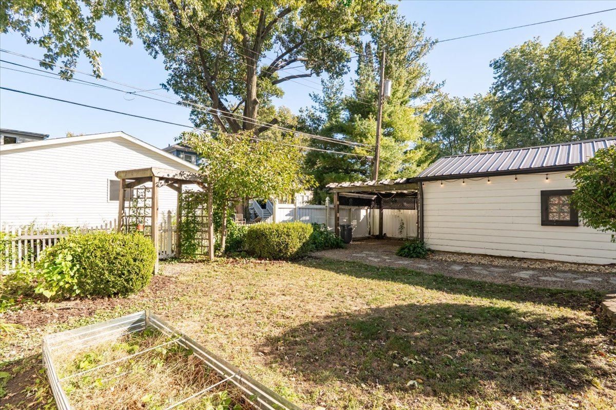 212 Leland Street, Bloomington, IL 61701