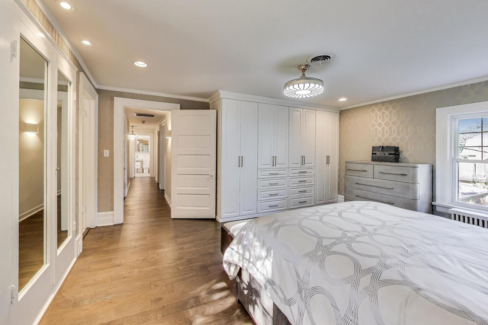 176 Riverside Road, Riverside, IL 60546