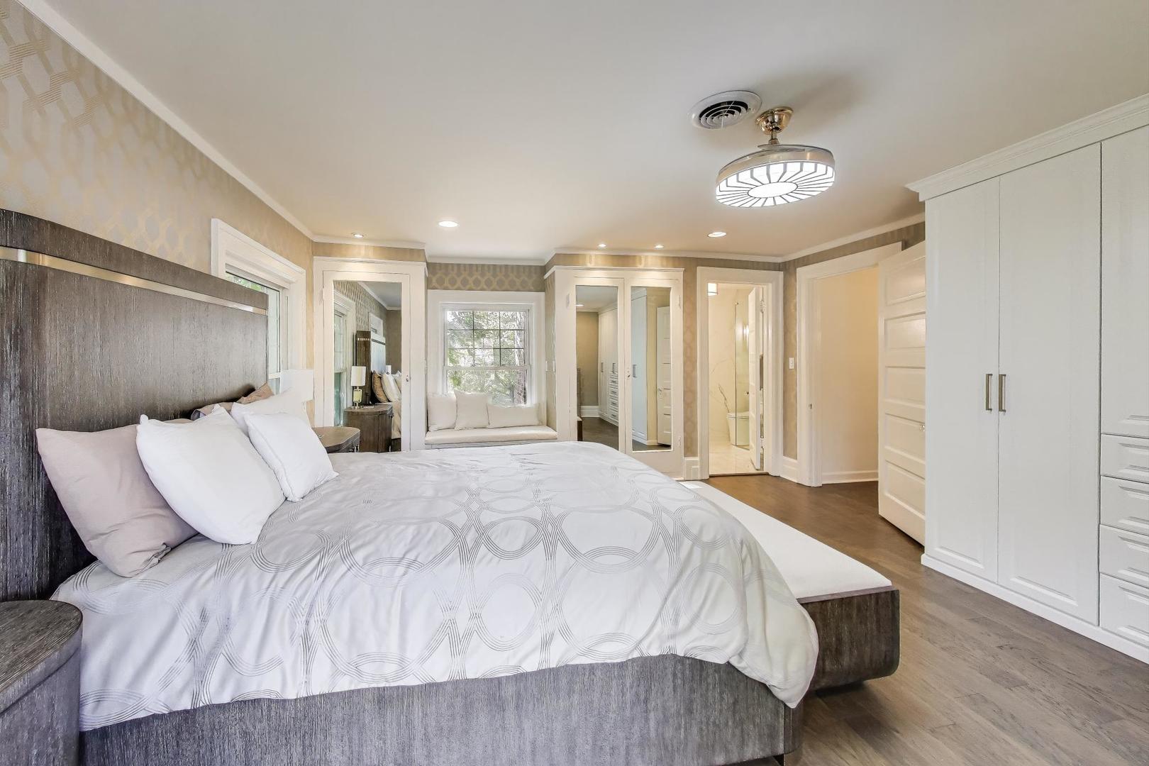 176 Riverside Road, Riverside, IL 60546