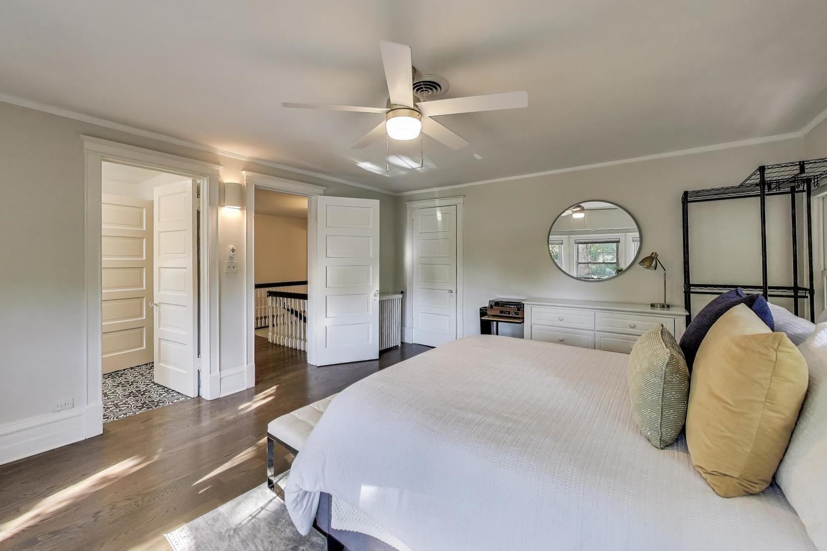 176 Riverside Road, Riverside, IL 60546