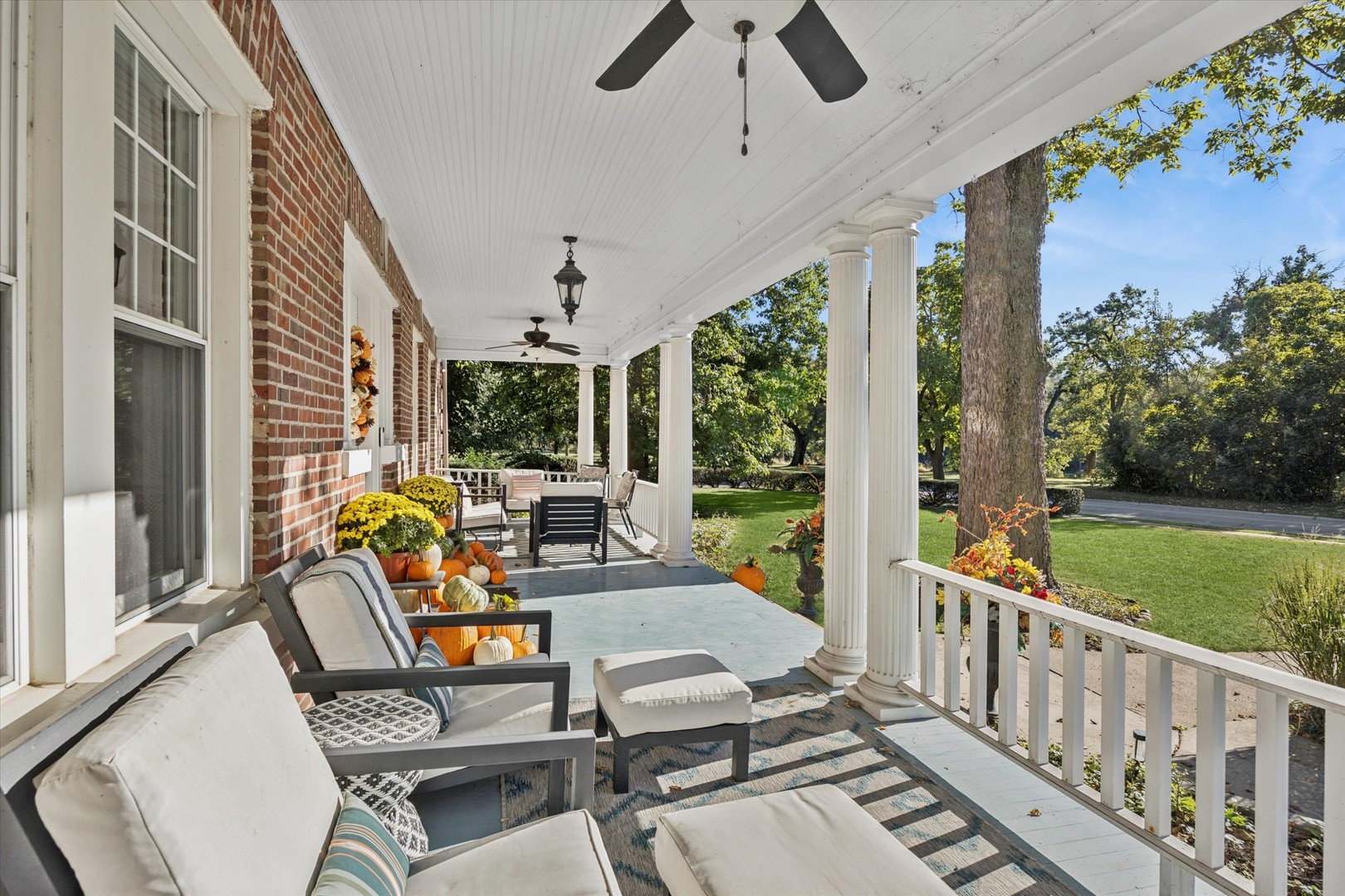 176 Riverside Road, Riverside, IL 60546