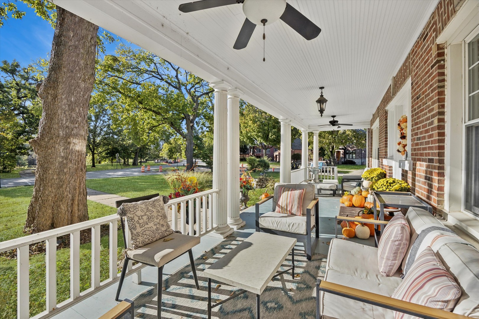 176 Riverside Road, Riverside, IL 60546