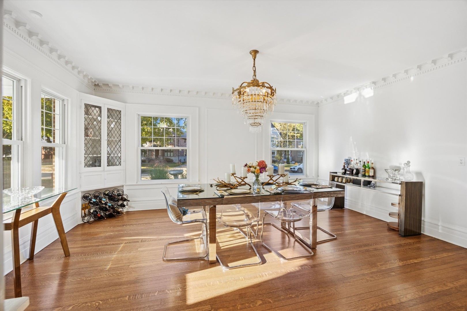 176 Riverside Road, Riverside, IL 60546