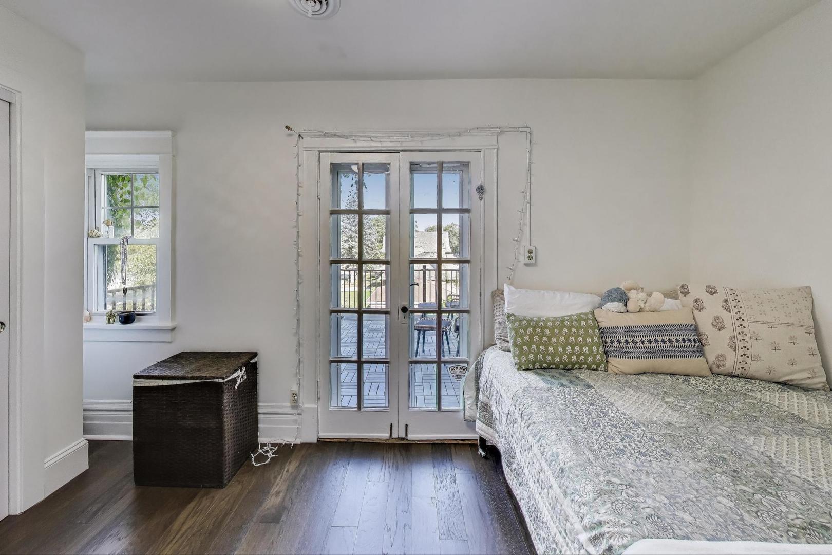 176 Riverside Road, Riverside, IL 60546