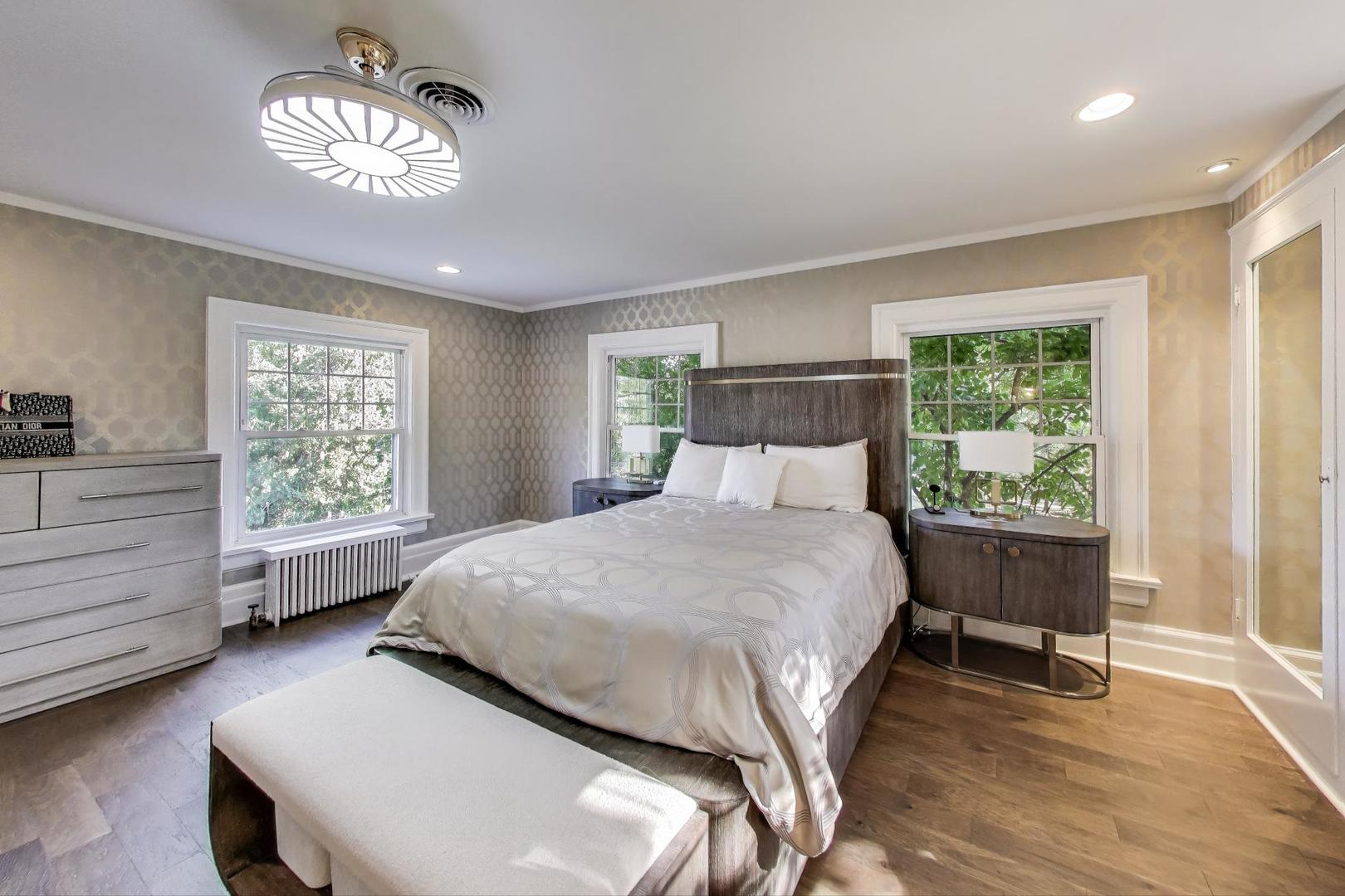 176 Riverside Road, Riverside, IL 60546