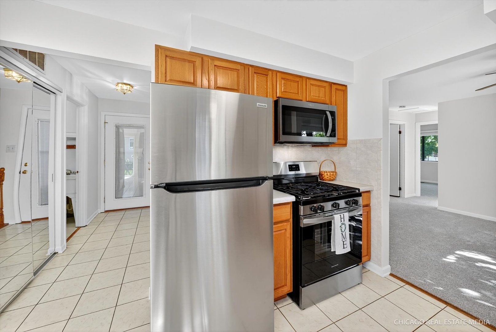 1069 Mohegan Lane, Schaumburg, IL 60193