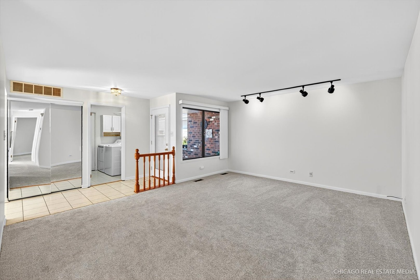 1069 Mohegan Lane, Schaumburg, IL 60193