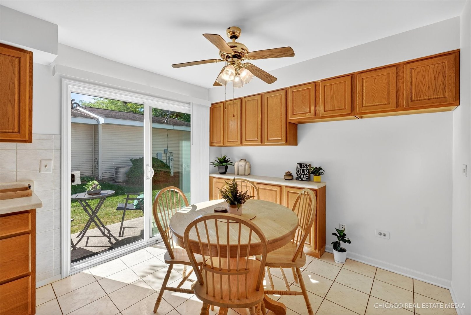 1069 Mohegan Lane, Schaumburg, IL 60193