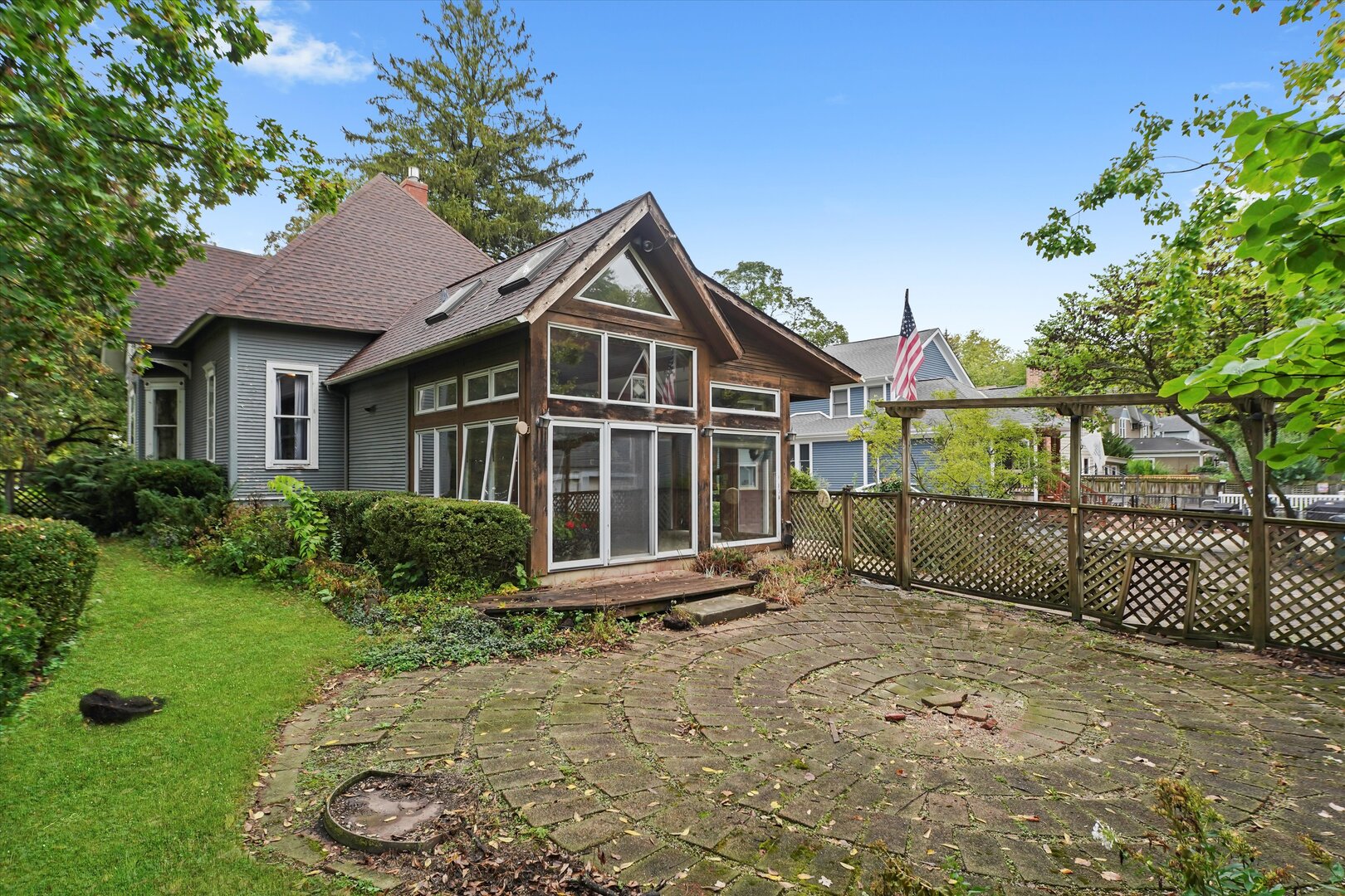 121 Park Avenue, Grayslake, IL 60030