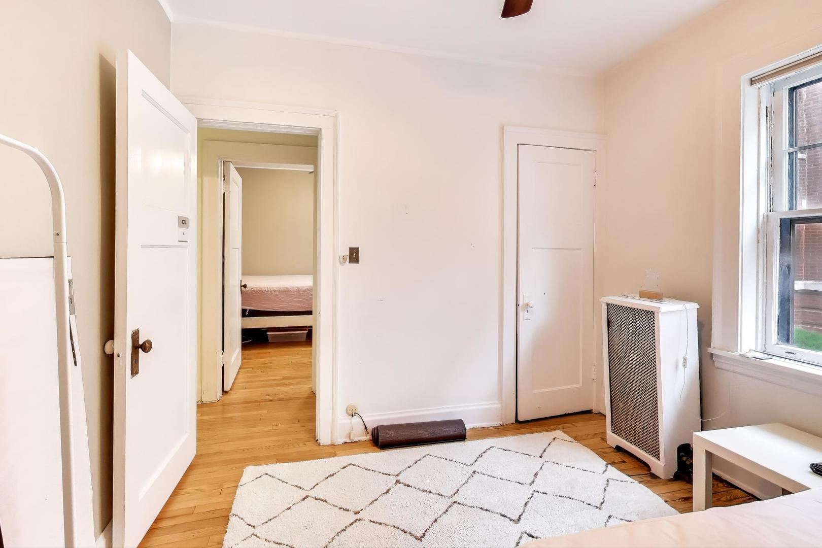 2016 Sherman Avenue #1E, Evanston, IL 60201