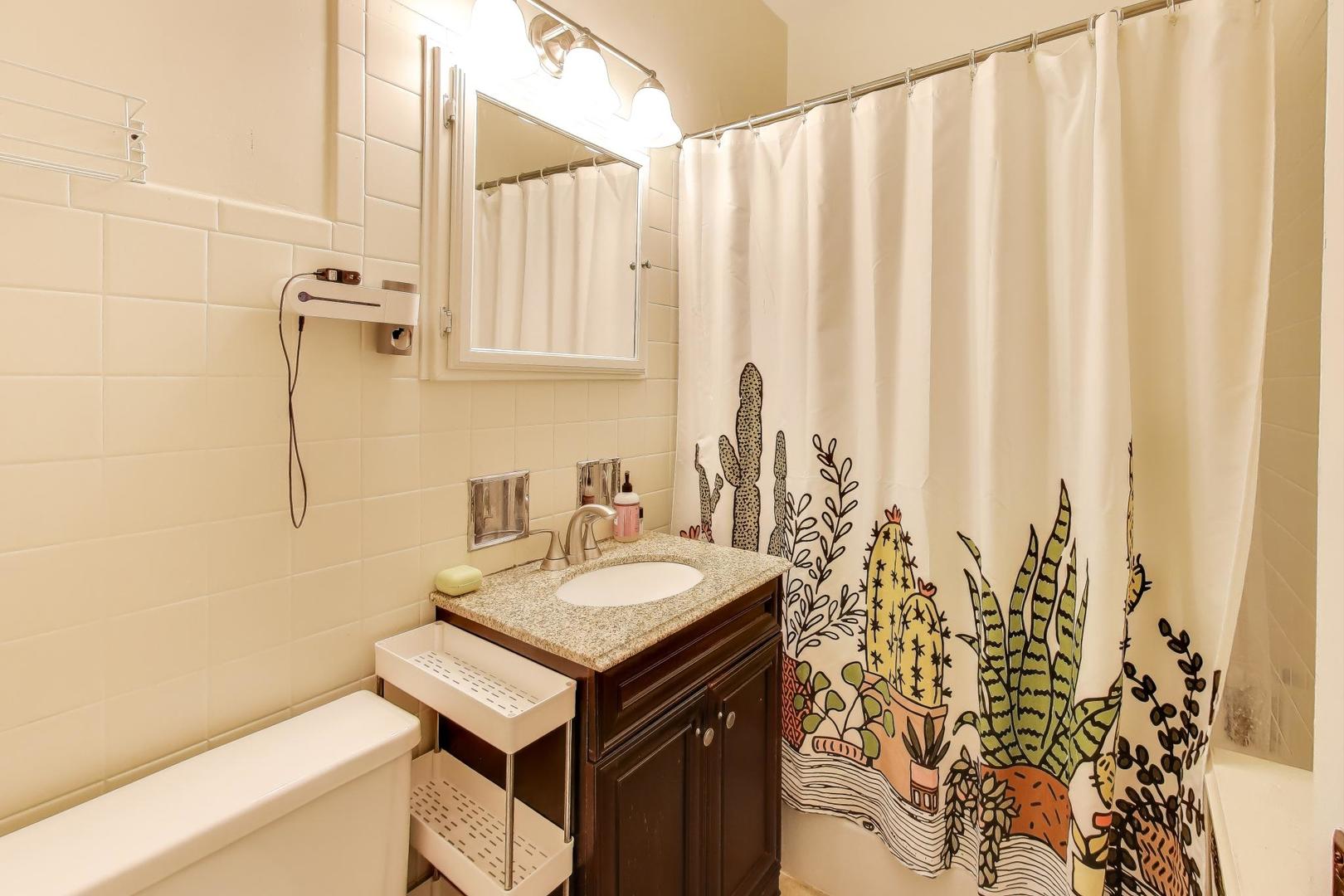 2016 Sherman Avenue #1E, Evanston, IL 60201