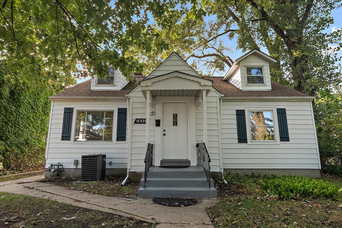 16930 Winchester Avenue, Hazel Crest, IL 60429