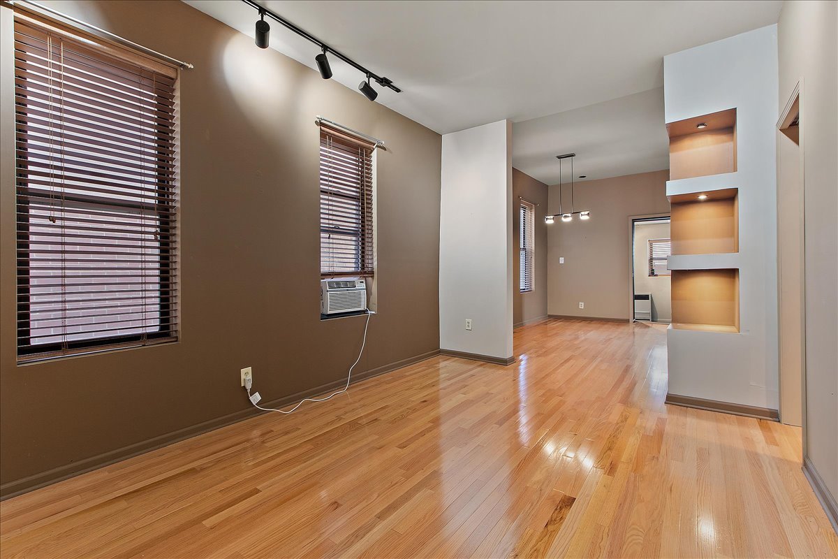 3640 S Lowe Avenue, Chicago, IL 60609