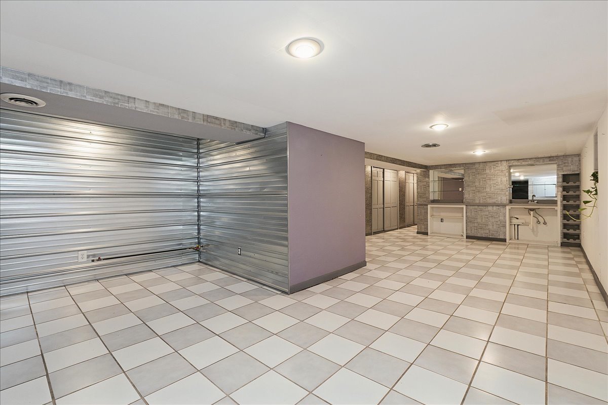3640 S Lowe Avenue, Chicago, IL 60609