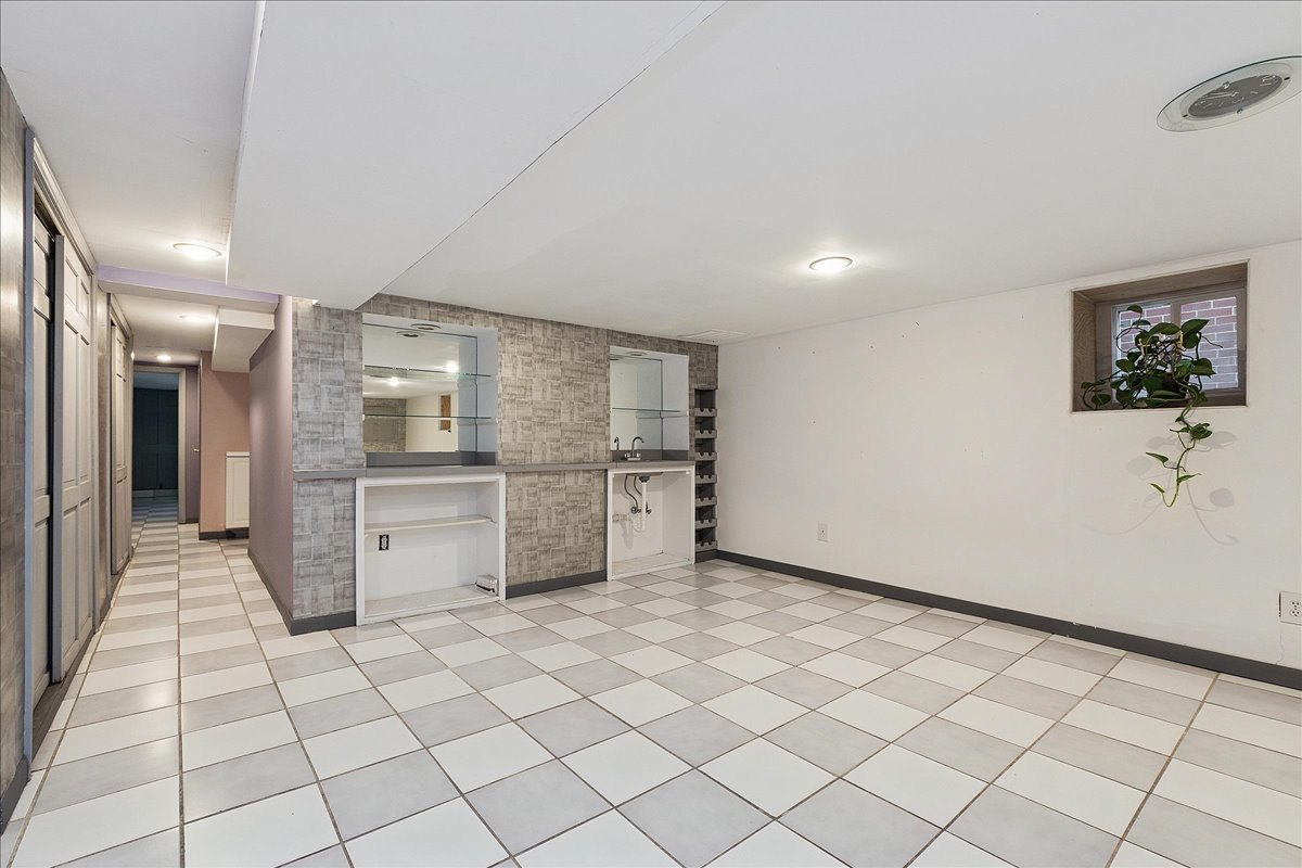 3640 S Lowe Avenue, Chicago, IL 60609