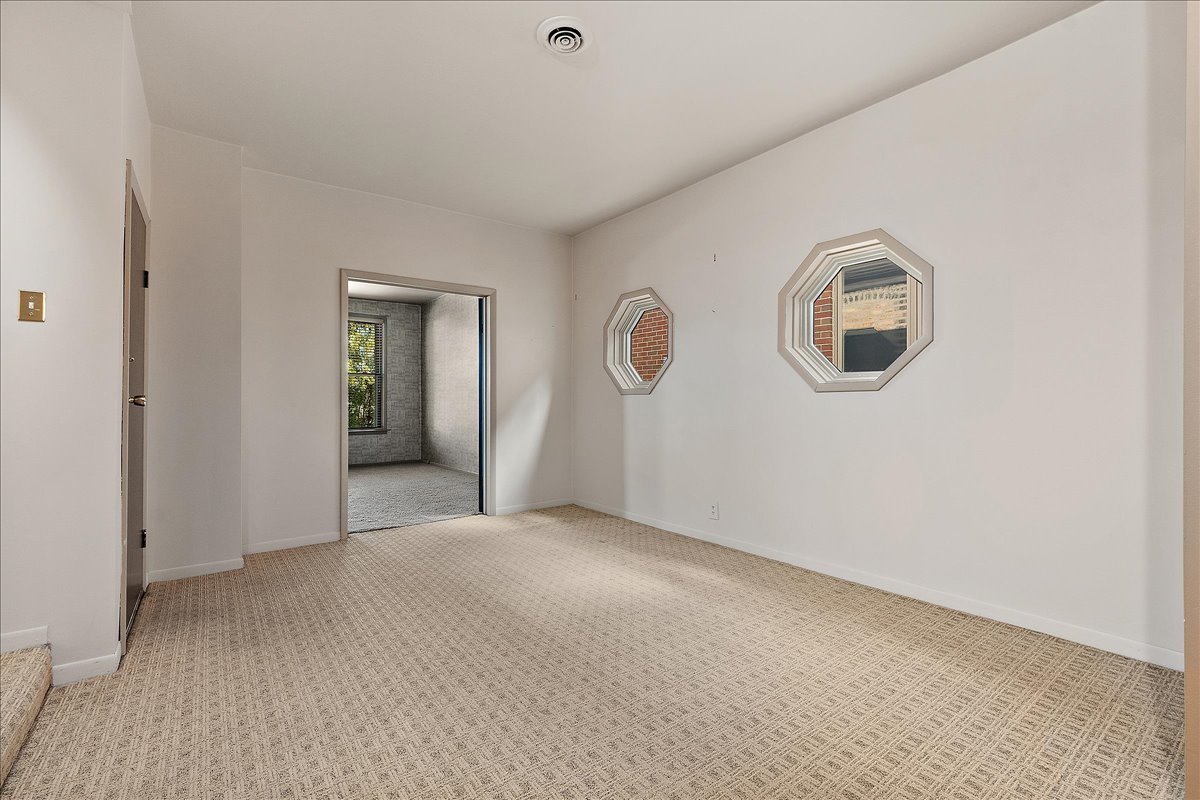 3640 S Lowe Avenue, Chicago, IL 60609