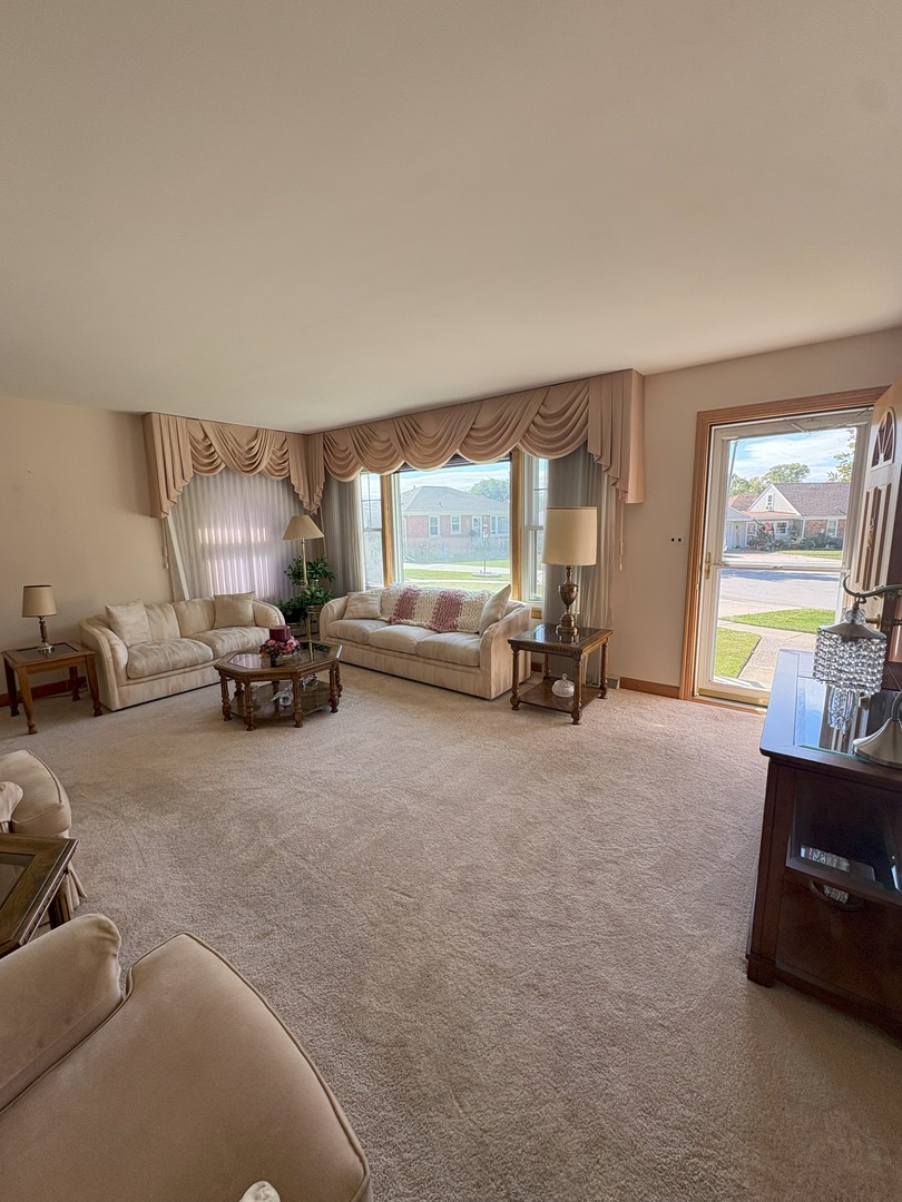 4533 Hirschberg Court, Schiller Park, IL 60176