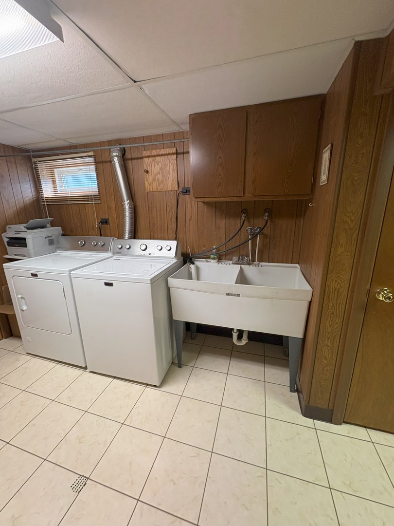 4533 Hirschberg Court, Schiller Park, IL 60176